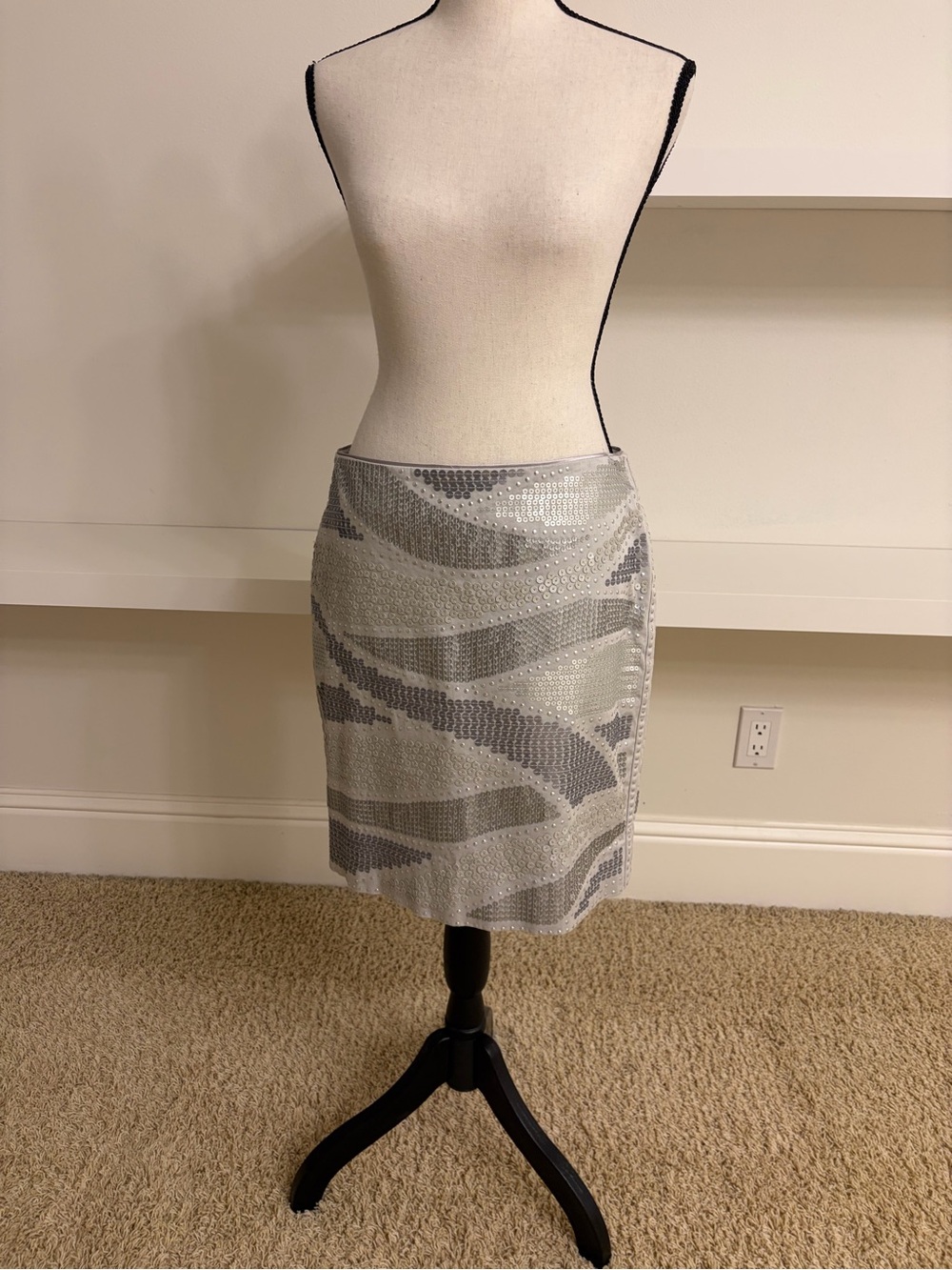 White House Black Market Silver Sequin Wave Mini Skirt